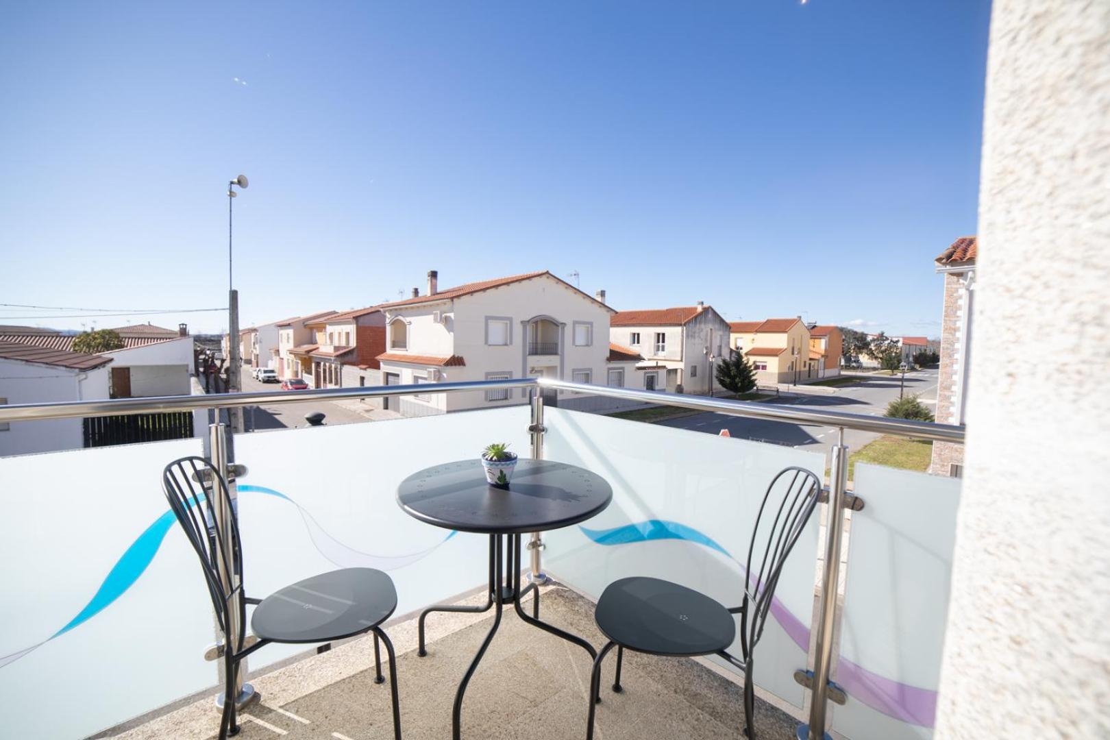 Apartamentos Turisticos Casa Morocho Alagon Del Rio Екстериор снимка